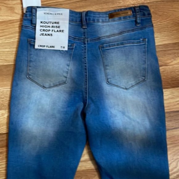 Junior Size 7/8 Kouture High Rise Crop Flare Jeans Kendall & Kylie NWT - Picture 2 of 3